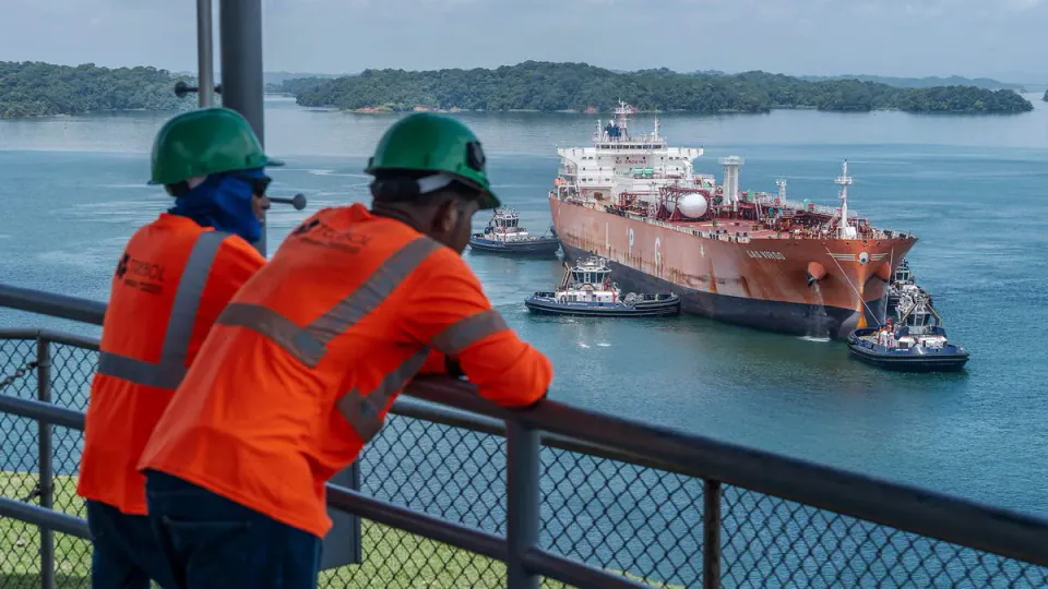 İran Çatışmaları Panama Kanalı'na Yaradı: Küresel Ticaret Rotası Değişiyor görseli