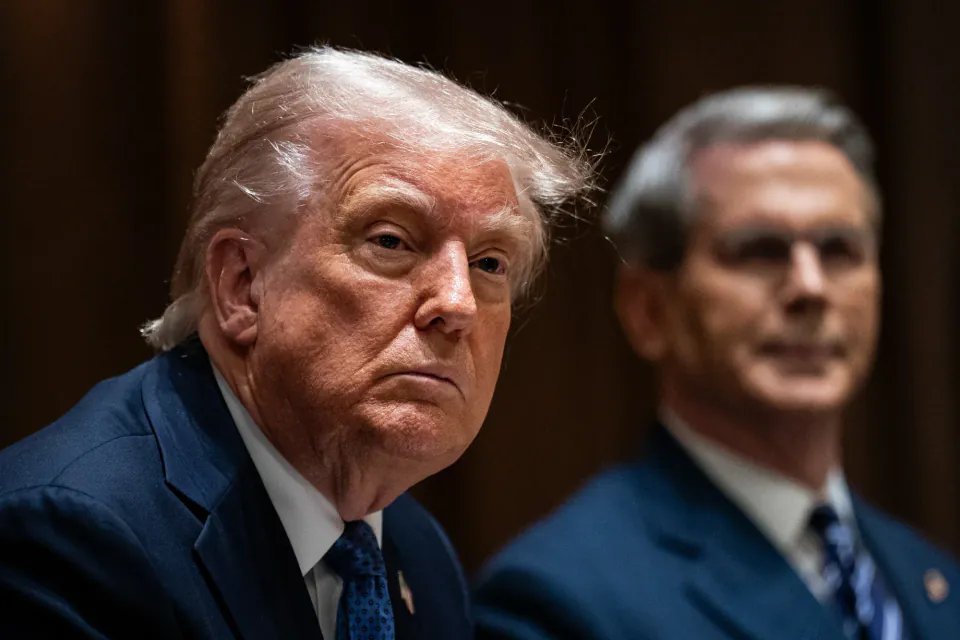 Trump'ın Seçmen Dosyaları İddiası: ABD'de Veri Güvenliği Tartışması görseli