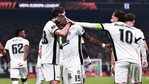 Beşiktaş, Avrupa Ligi'ne 4-1 Gol Krallığıyla Başladı: Marsilya Dolmabahçe'de Yıkıldı