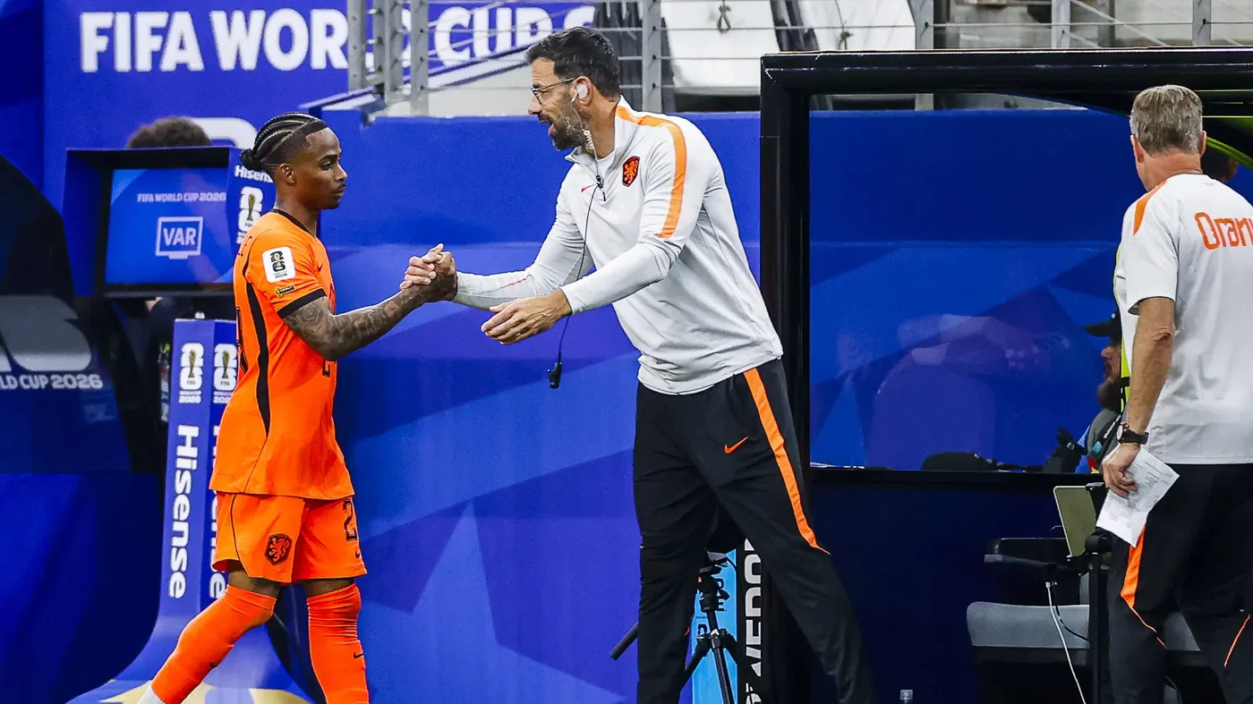 Van Nistelrooy'un Gol Geometrisi: Hollanda'nın Gençleri Nasıl Değişiyor? Van Nistelrooy'un Gol Geometrisi: Hollanda'nın Gençleri Nasıl Değişiyor?