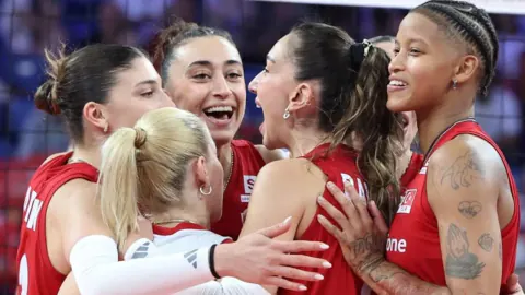 Filenin Sultanları Avrupa Şampiyonası finalinde: Sırbistan 3-0 yendi