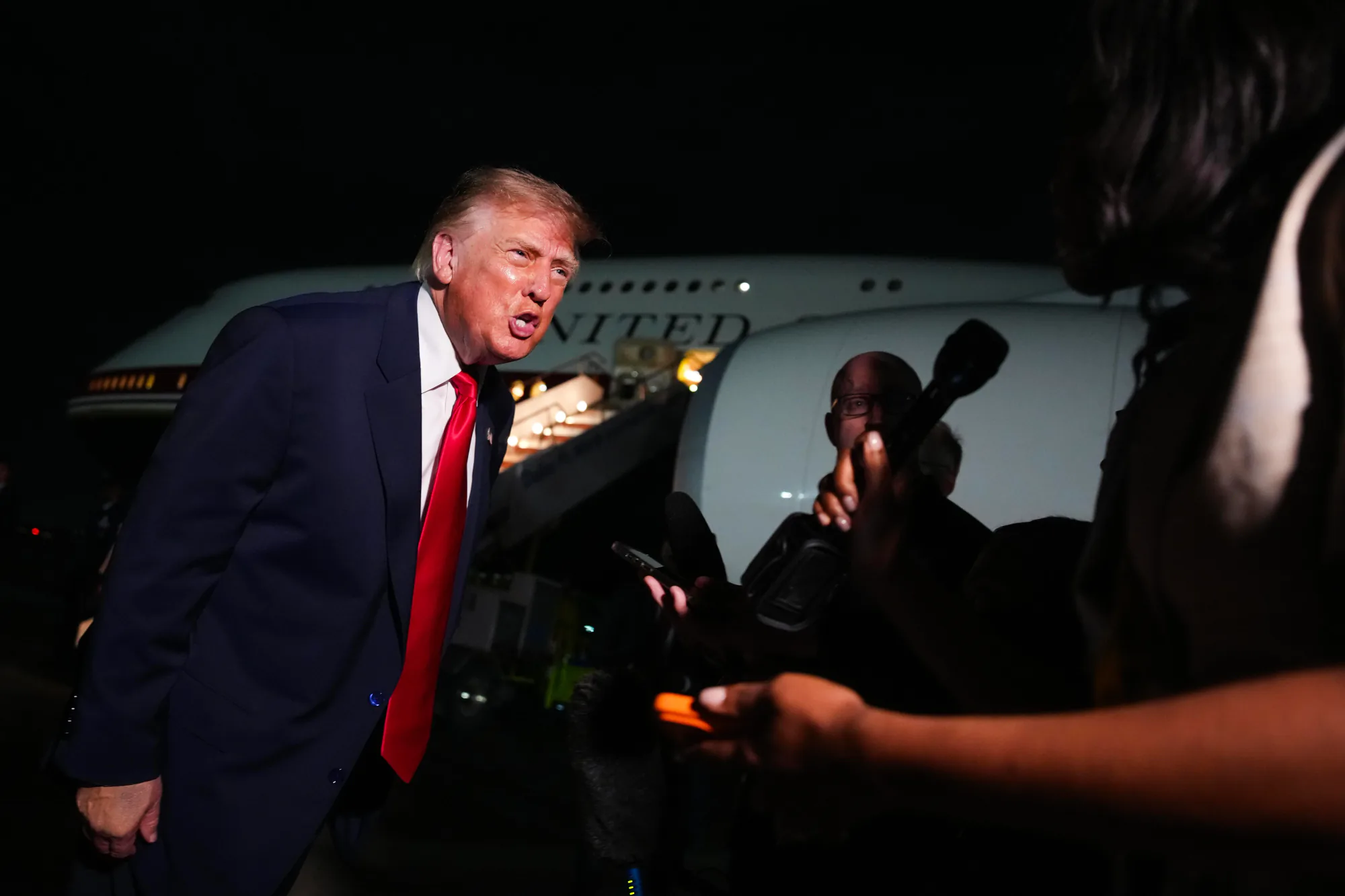 Trump Beyaz Sarayı'ndan CNN, MSNBC ve Politico'yu kovdu: 'Birinci Anayasa'ya savaş ilan edildi' Trump Beyaz Sarayı'ndan CNN, MSNBC ve Politico'yu kovdu: 'Birinci Anayasa'ya savaş ilan edildi'