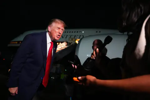 Trump Beyaz Sarayı'ndan CNN, MSNBC ve Politico'yu kovdu: 'Birinci Anayasa'ya savaş ilan edildi'