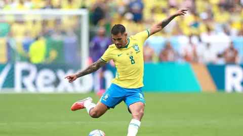 Newcastle ve Arsenal Arasında Bruno Guimarães Transferinde Kritik Dönemeç