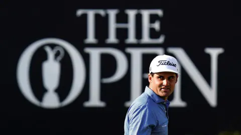 The Open'de İkinci Gün Heyecanı: Royal Birkdale'de Liderlik Yarışı Kızışıyor