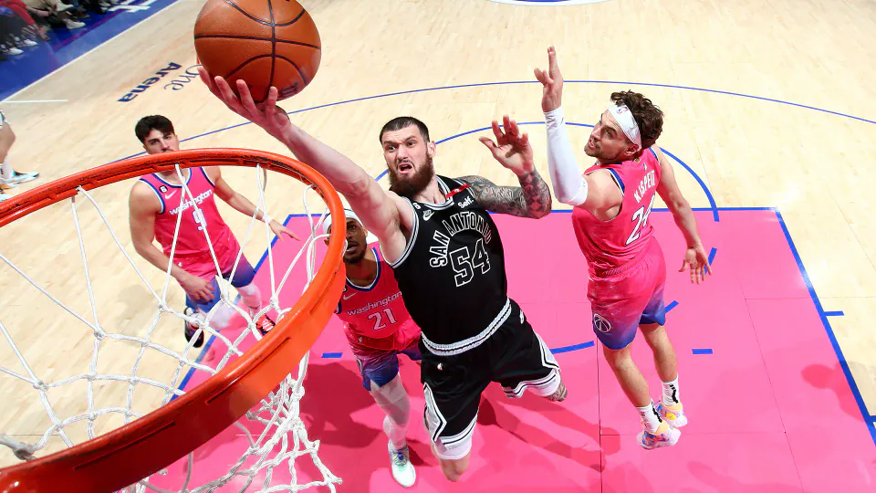 Sandro Mamukelashvili'nin Kariyer Yolculuğu: NBA ve Avrupa Hedefi görseli