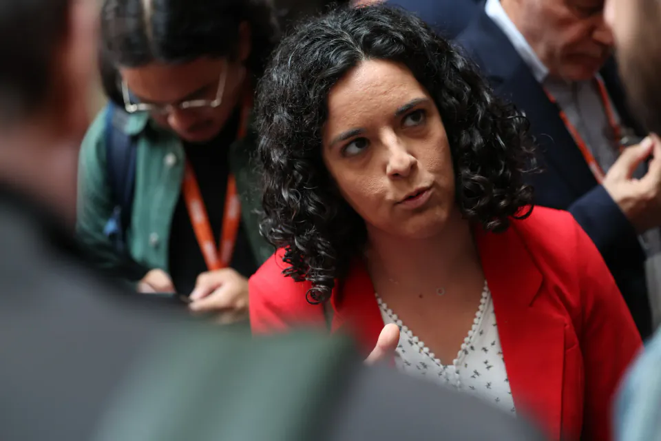 Avrupa Parlamentosu Milletvekili Manon Aubry'nin Şoför Tartışması görseli