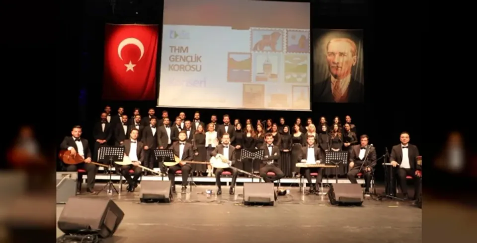 İzmit'te Anadolu Ezgileri Rüzgarı: Gençlik Korosu Sahne Aldı görseli