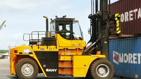 Depo Forklift Seçiminde Yüksek Maliyetli Hataları Önleyen 5 Kritik Kriter