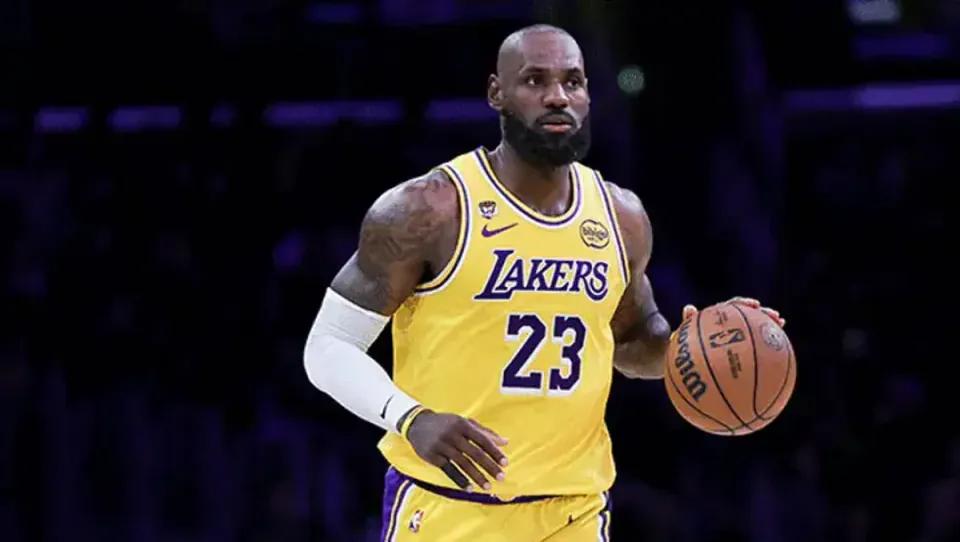 NBA'de Tarihi Miras: LeBron ve Bronny James'in Ortak Yolculuğu görseli
