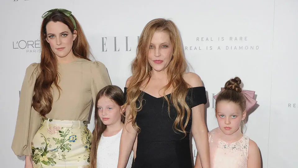 Lisa Marie Presley'nin ikiz kızları 18 yaşına girdi: Priscilla Presley'den duygulu paylaşım görseli