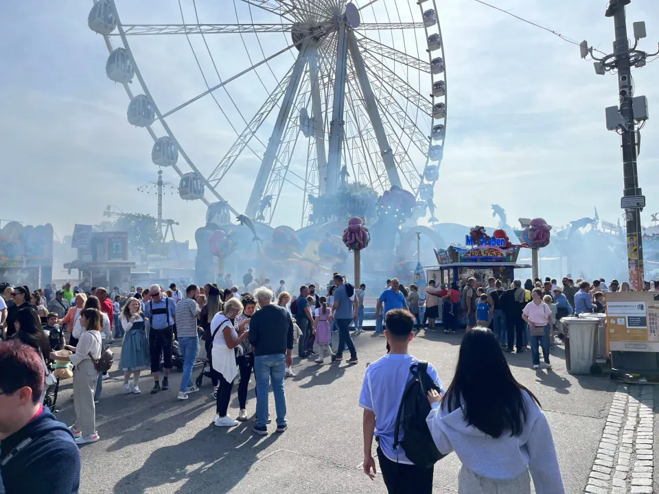 Cannstatter Volksfest 2026: Tarih, Bira Fiyatları ve Çadır Listesi Belli Oldu görseli