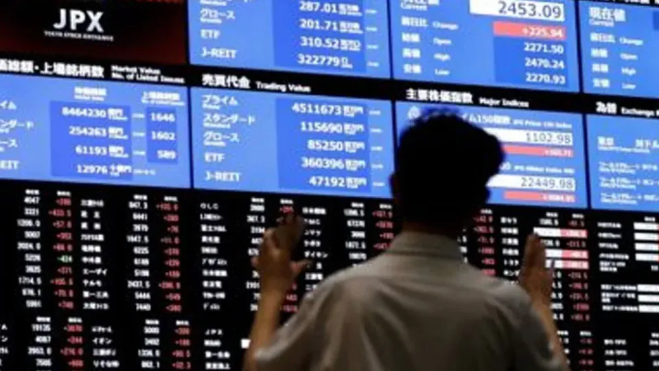 Wall Street'te Petrol ve Teknoloji Dengesi: ABD Borsalarında Toparlanma görseli