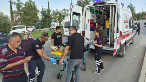 Adıyaman'da motosiklet devrildi: Sürücü hastaneye kaldırıldı