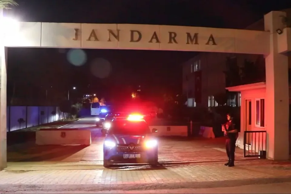 Yalova'da internet dolandırıcılığı operasyonu: 2 şüpheli Aydın'da yakalandı görseli