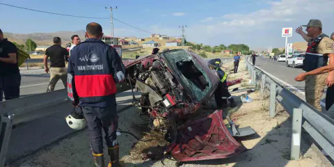 Van-Hakkari Yolunda Trafik Kazası: 1 Ölü, 3 Yaralı