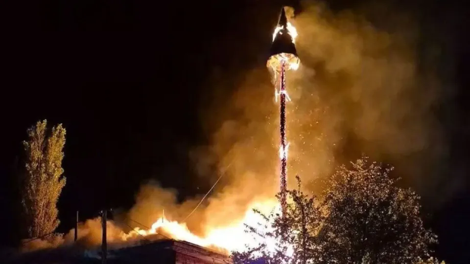 Artvin'de 1933 yapımı tarihi cami yangınla hasar gördü, lojman kullanılamaz hale geldi görseli