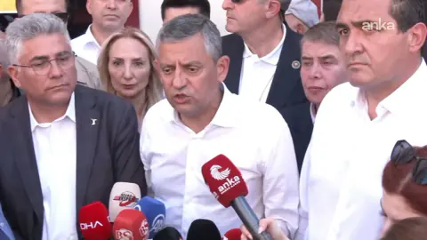 Özgür Özel Sivas Katliamı Anma Yürüyüşü'nde Konuştu: 'Utanç Günü'