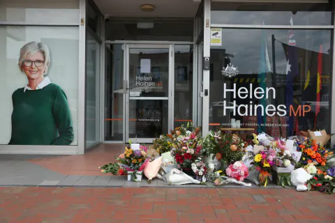 Avustralya Milletvekili Helen Haines Trafik Kazasında İki Bacağını Kaybetti