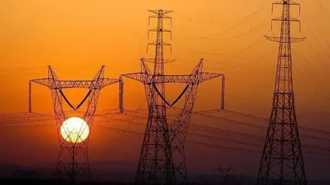 Türkiye Genelinde Elektrik Kesintileri: İstanbul, İzmir ve Hatay'da Son Durum