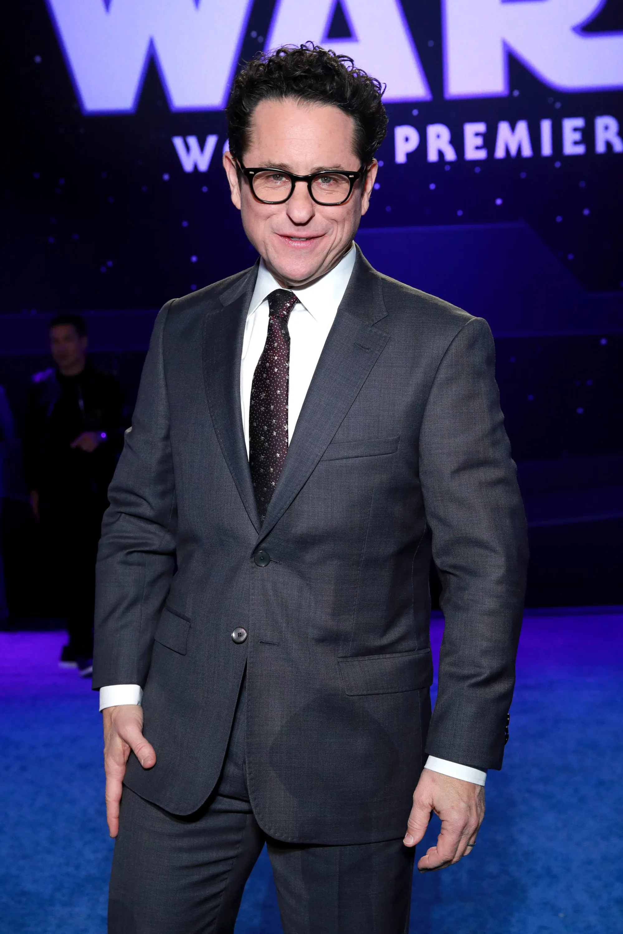 J.J. Abrams'tan Yeni Hamle: 'The Great Beyond' ve U2 Dizisi Geliyor J.J. Abrams'tan Yeni Hamle: 'The Great Beyond' ve U2 Dizisi Geliyor