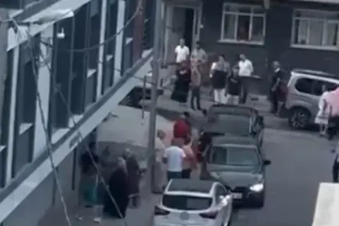İstanbul Küçükçekmece'de silahlı kavga: 11 yaşındaki çocuk kurşuna düştü, ağır yaralı