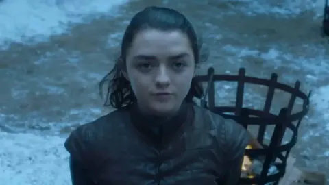 Maisie Williams, Arya Stark spinoff spekülasyonlarını yutturdu: "Artık o çocuk değilim"
