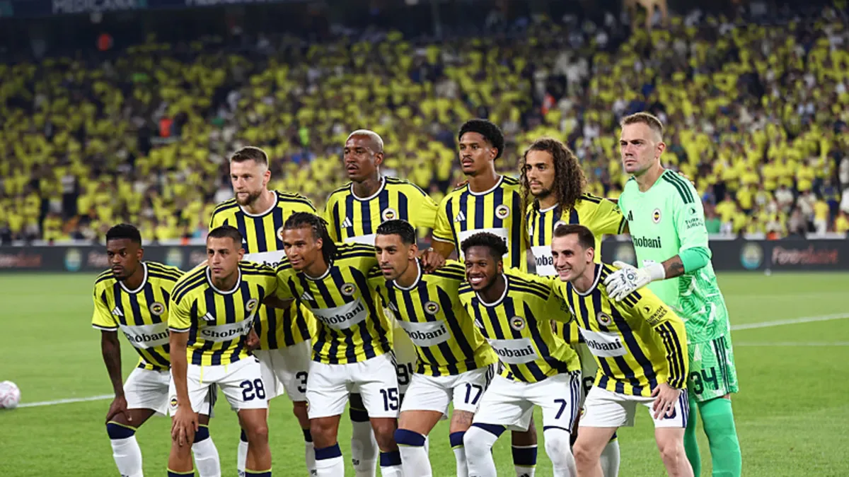 Fenerbahçe'den Sağ Bek Transferi Hamlesi: Amar Dedić İçin Planlar Netleşiyor Fenerbahçe'den Sağ Bek Transferi Hamlesi: Amar Dedić İçin Planlar Netleşiyor