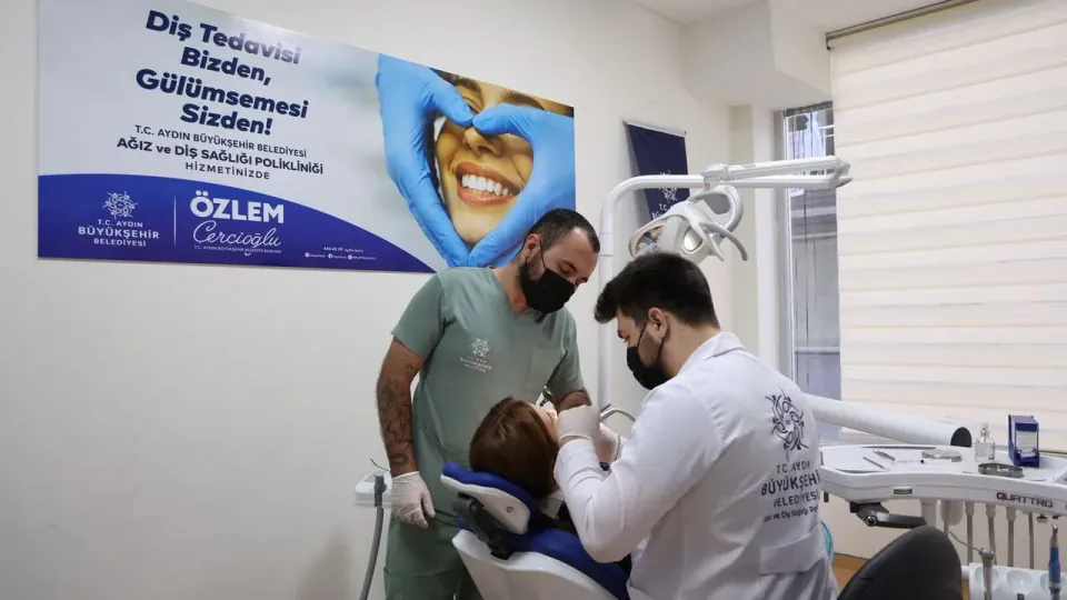 Aydın Büyükşehir Belediyesi'nden Diş Sağlığı Hizmetlerinde Ulaşım Desteği görseli