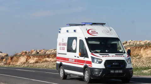 Şanlıurfa Eyyübiye'de Korkutan Kaza: Otomobildeki 5 Kişi Yaralandı