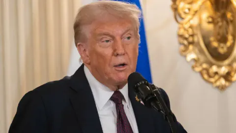 Trump'tan Jenerik İlaç İthalatına Yüzde 100 Vergi Hamlesi: Şartlar Belli Oldu