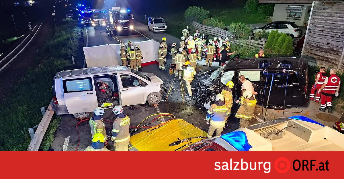 Avusturya'da Korkunç Kaza: İki Minibüs Kafa Kafaya Çarpıştı Avusturya'da Korkunç Kaza: İki Minibüs Kafa Kafaya Çarpıştı