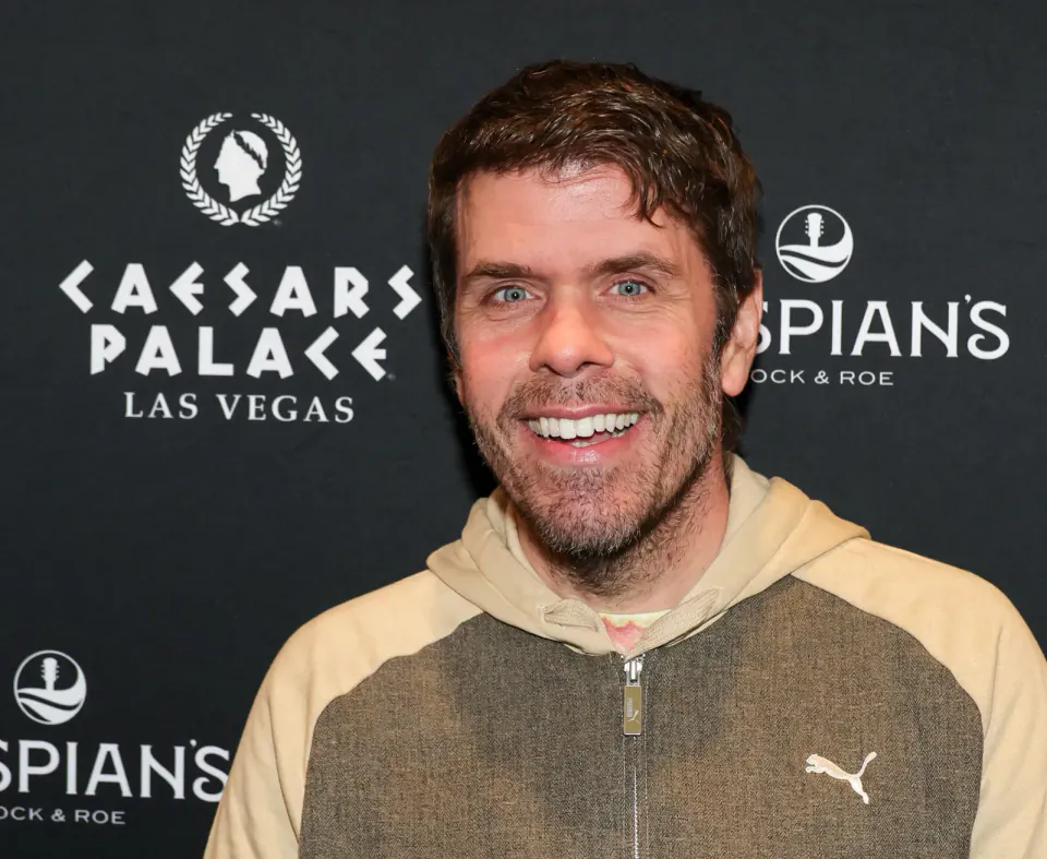 Perez Hilton Hakkında Haber: TikTok Canlı Yayını ve Polisin Müdahalesi görseli