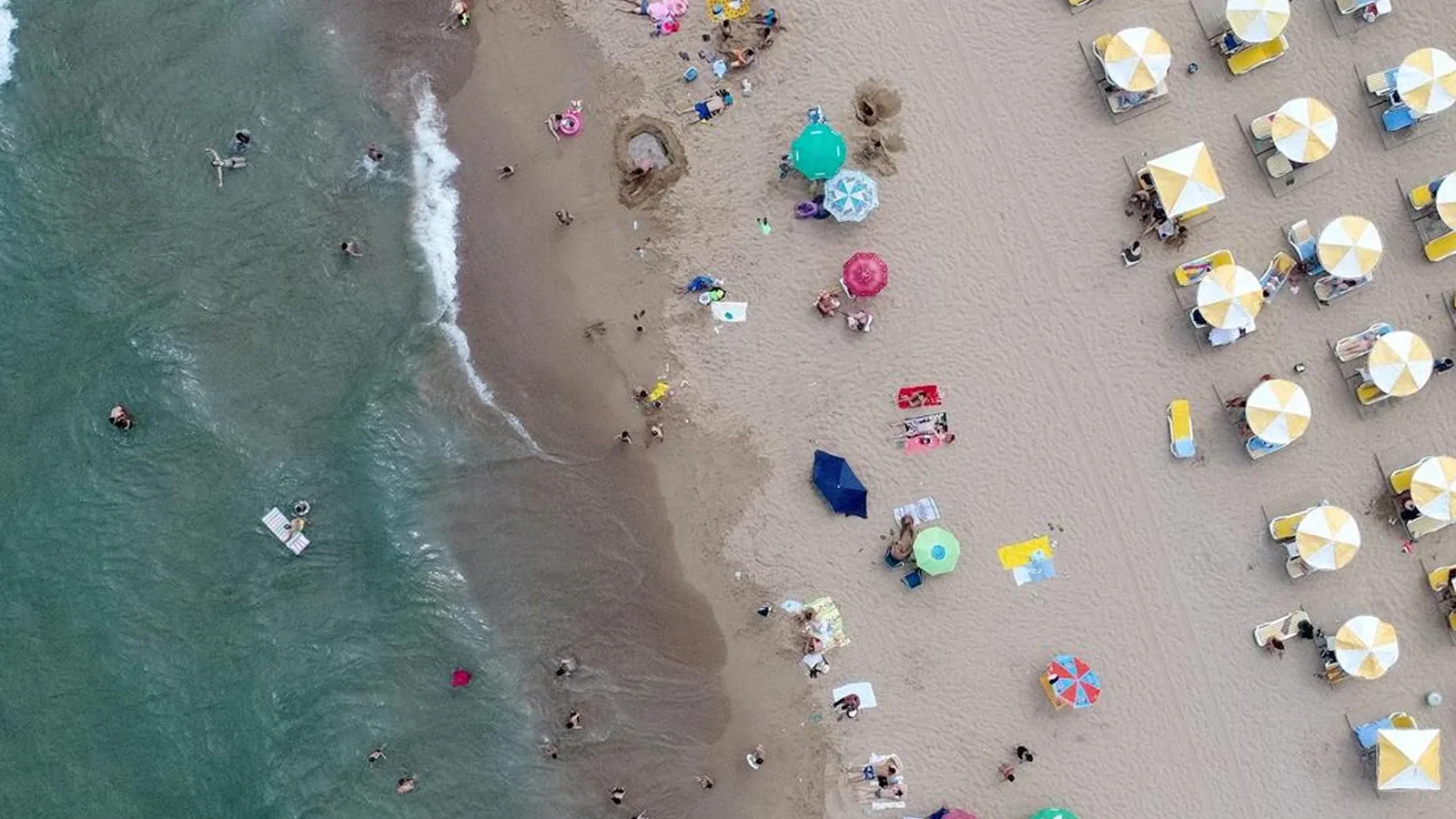 Gelendzhik'te Yaz Zirvesi: 17 Temmuz Hava Durumu ve Deniz Suyu Sıcaklığı Gelendzhik'te Yaz Zirvesi: 17 Temmuz Hava Durumu ve Deniz Suyu Sıcaklığı