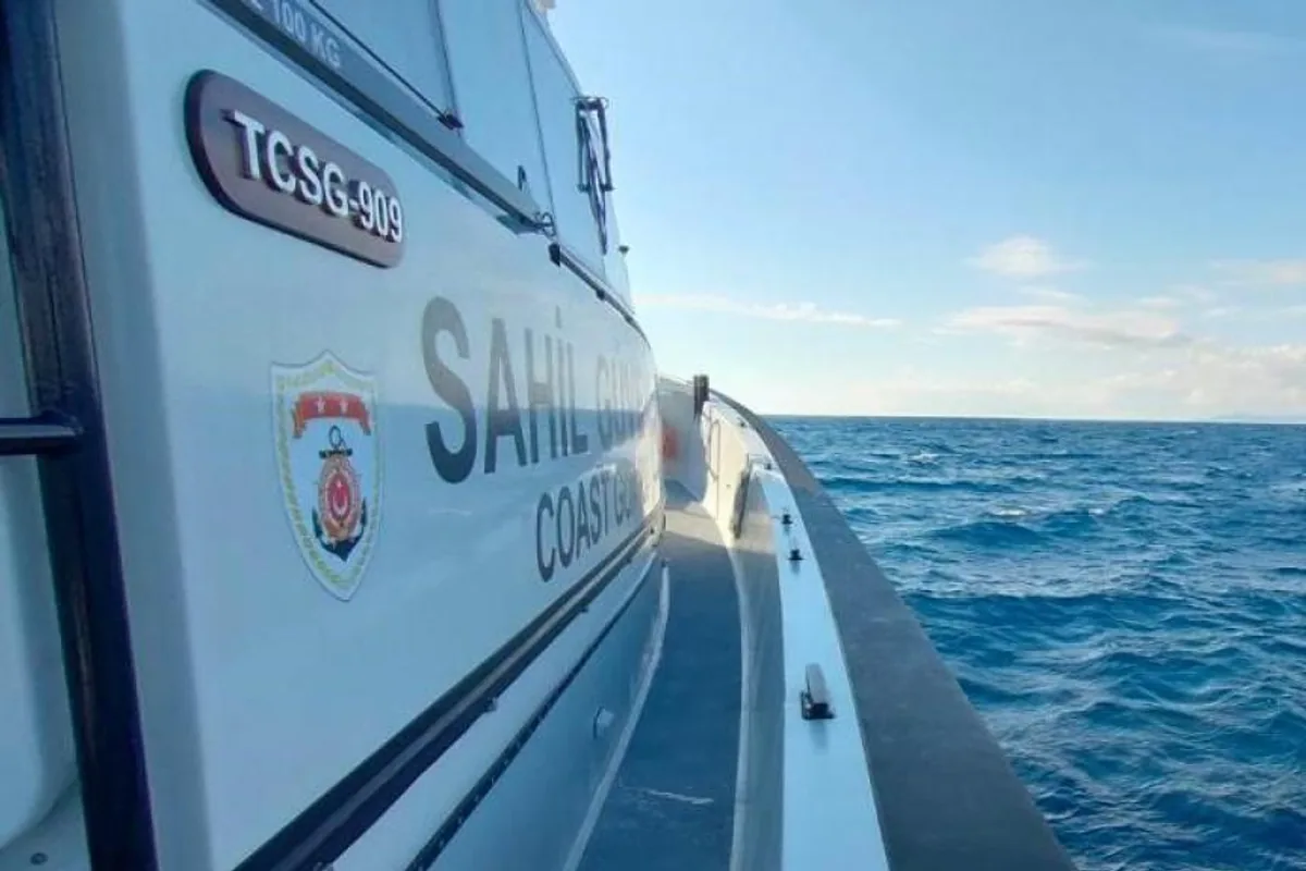 İzmir Seferihisar'da Kürek Sörfü Faciası: 6 Aylık Bebek Dahil 5 Kişi Kurtarıldı İzmir Seferihisar'da Kürek Sörfü Faciası: 6 Aylık Bebek Dahil 5 Kişi Kurtarıldı