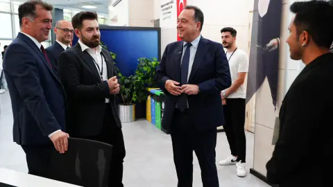 Akademi Manisa Kapılarını Açtı: Gençler İçin Teknoloji ve Girişimcilik Üssü