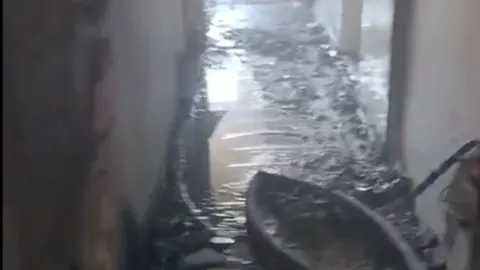 Adana Gürselpaşa'da Korkutan Yangın: Lüks Sitenin 12. Katı Alev Aldı