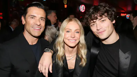 Kelly Ripa ve Mark Consuelos'un oğlu Joaquin, ilk model kampanyasıyla podium başlangıcı yaptı