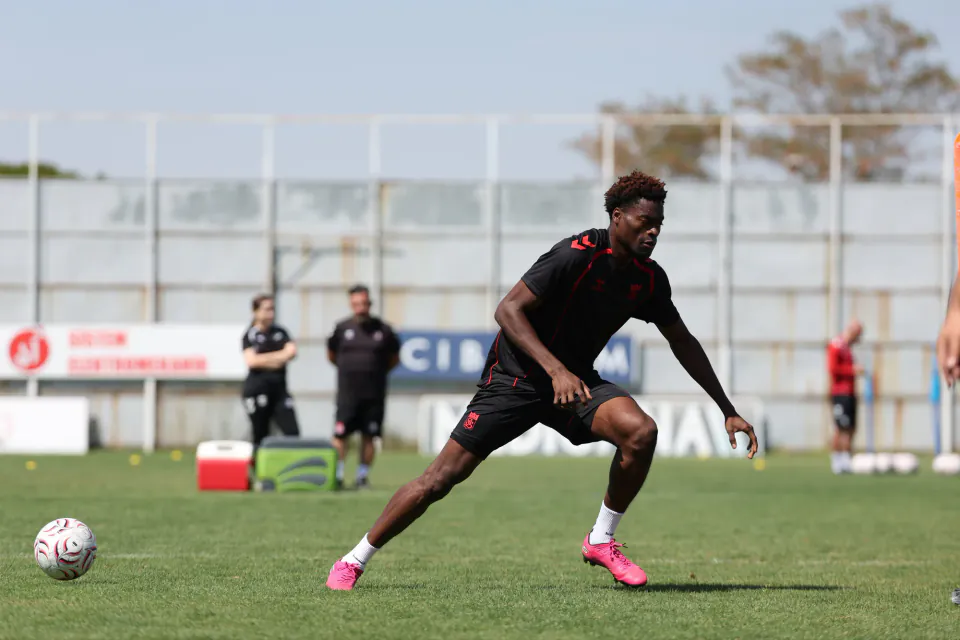 Sivasspor Ziya Erdal'la Keçiörengücü deplasmanına odaklandı: Yeni hoca arayışı sürüyor görseli