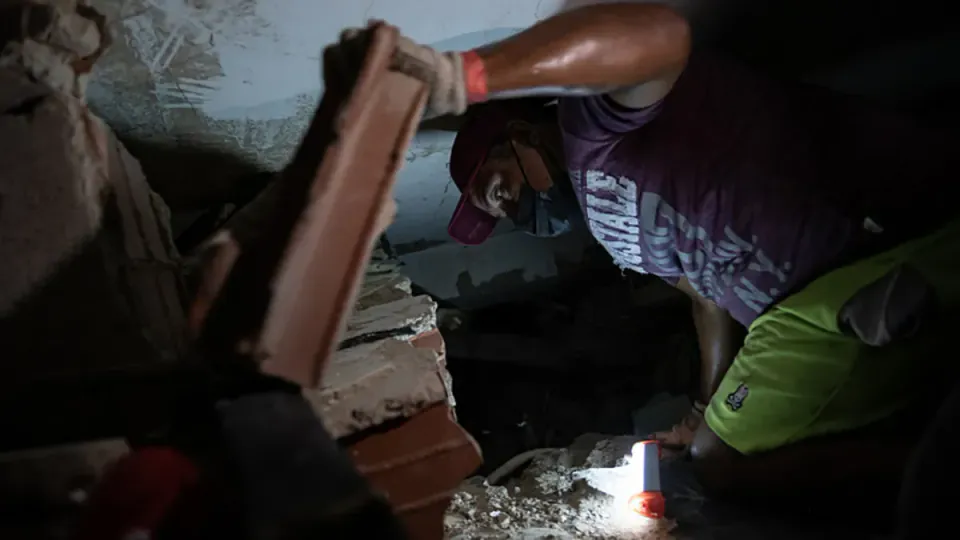 Venezuela'da Deprem Felaketi: Can Kaybı 4 Bin 118'e Yükseldi görseli
