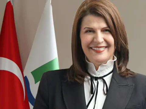 CHP'li Foça Belediye Başkanı Saniye Bora Fıçı AKP'ye geçiyor: Resmi tören yarın
