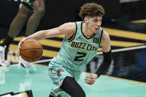 NBA'de Transfer Depremi: LaMelo Ball ve Giannis Antetokounmpo Sürprizi