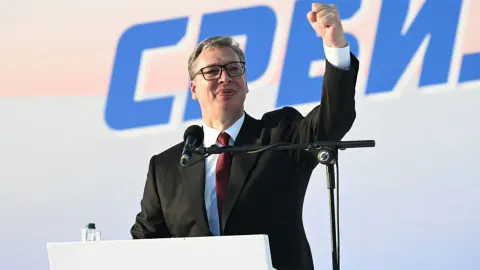 Sırbistan Cumhurbaşkanı Vucic İstifa Kararını Açıkladı: Yeni Dönem Başlıyor