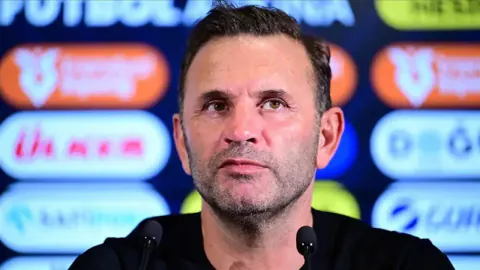 Okan Buruk'tan Osimhen ve Lemina sinyali: "İkisi de yolunda, Trabzonspor için hazırlanıyorlar"