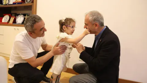Serebral Palsi ile Mücadele Eden Lina'nın Tedavi Sürecine Belediye Desteği