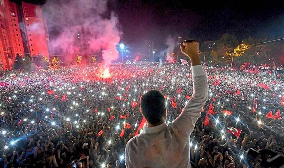 İmamoğlu'ndan CHP'de Kurultay Resti: 'Siyaseten ve Bedenen Hazırız' İmamoğlu'ndan CHP'de Kurultay Resti: 'Siyaseten ve Bedenen Hazırız'
