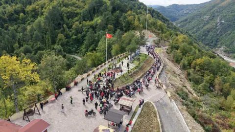 Kastamonu'da İstiklal Yolu'nda vefa sürüşü: 350 motosikletli tarihi rotayı takip etti