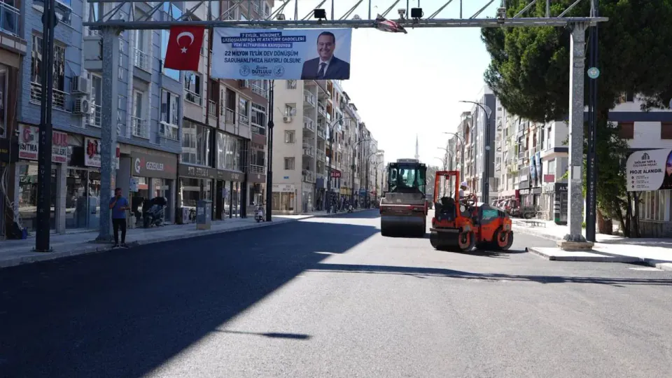 Manisa Saruhanlı 7 Eylül Caddesi'nde Dev Asfalt Hamlesi görseli