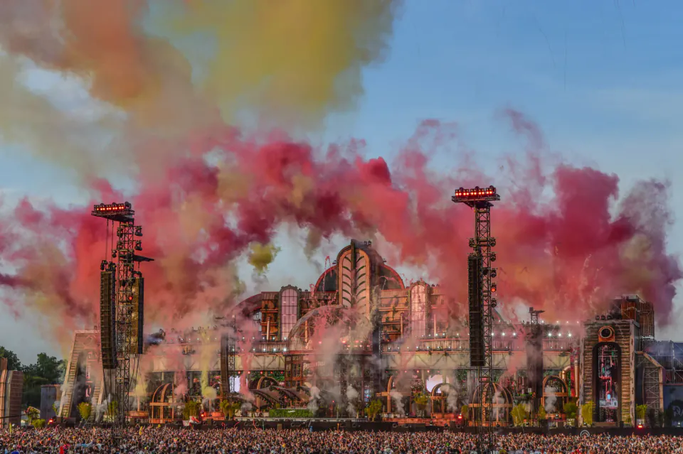 Parookaville 2026 Tarihleri Belli Oldu: Elektronik Müziğin Şehri Weeze'ye Dönüyor görseli