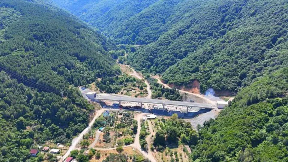 Yalova-Armutlu Arası Ulaşım Süresi Yarıya Düştü: Yeni Yolun Detayları görseli